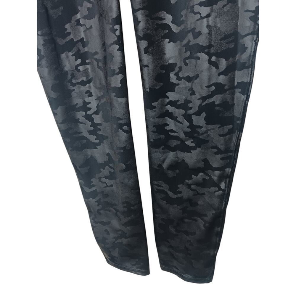 New with Tags SPANX Faux Leather Camo Leggings SZ 2X - Picture 13 of 16